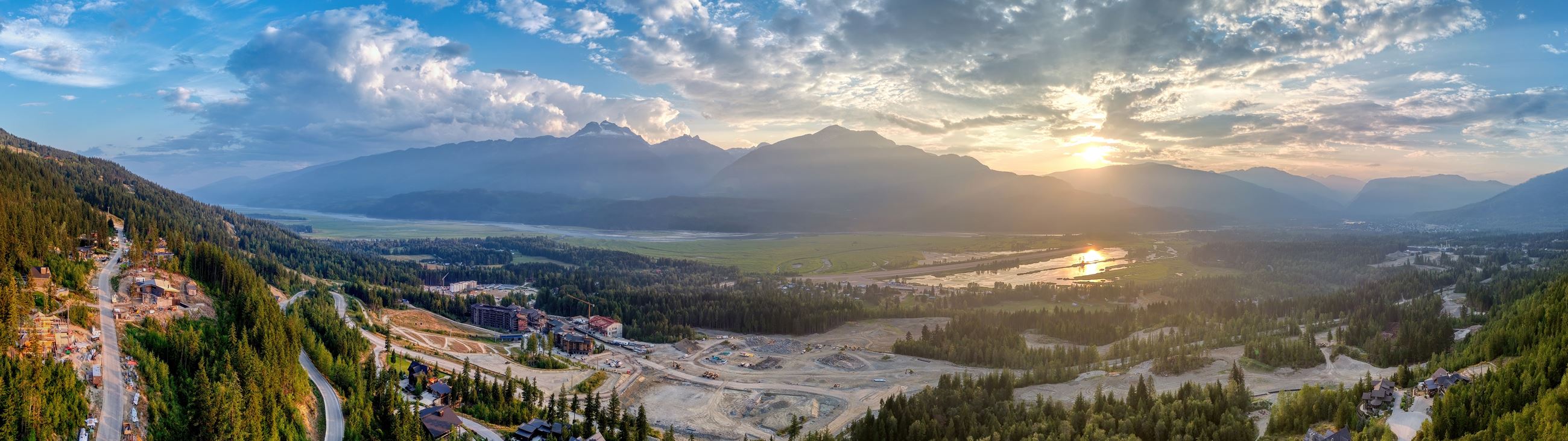 Panoramic View Overlooking Revelstoke Mountain Resort